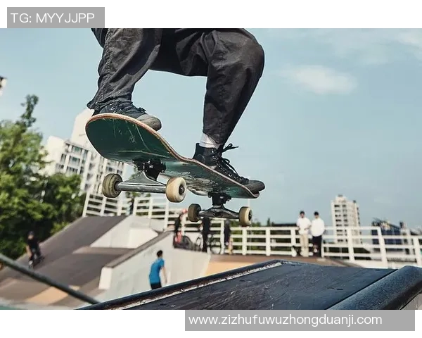 南京极限运动嘉年华滑板队速度表现精彩点评与赛事回顾