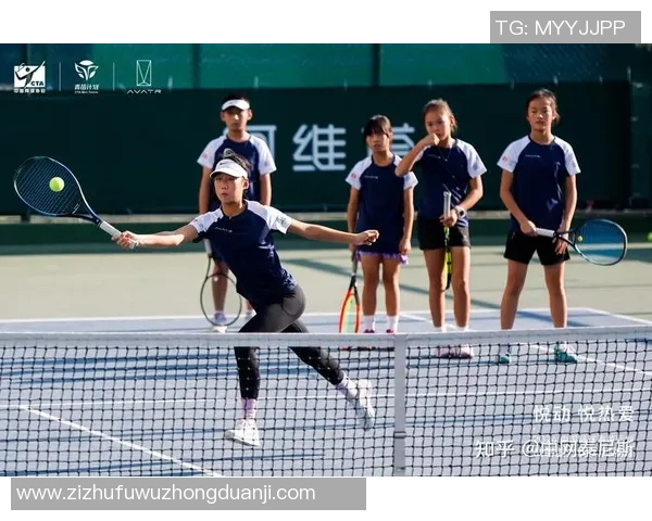 成都网球队的盯防体系与网球战术的深度解析与应用探讨 成都网球队的盯防体系与网球战术的深度解析与应用探讨