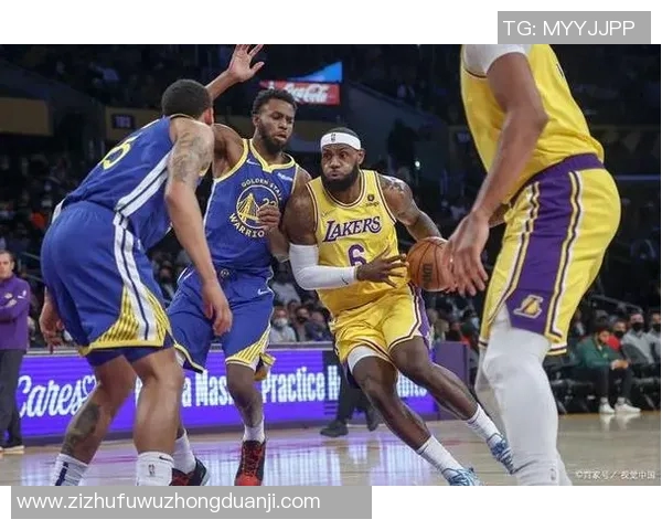 西部决赛精彩对决掘金与湖人争夺总决赛席位的激烈战斗