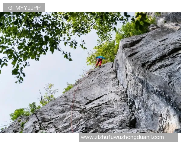 重庆攀岩队强势登顶最新攀岩节奏TOP10榜单引发热议 重庆攀岩队强势登顶最新攀岩节奏TOP10榜单引发热议